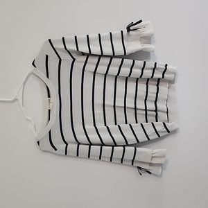 White striped sweater with 3/4 sleeves and ruffle details